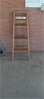 4ft Wood Step Ladder