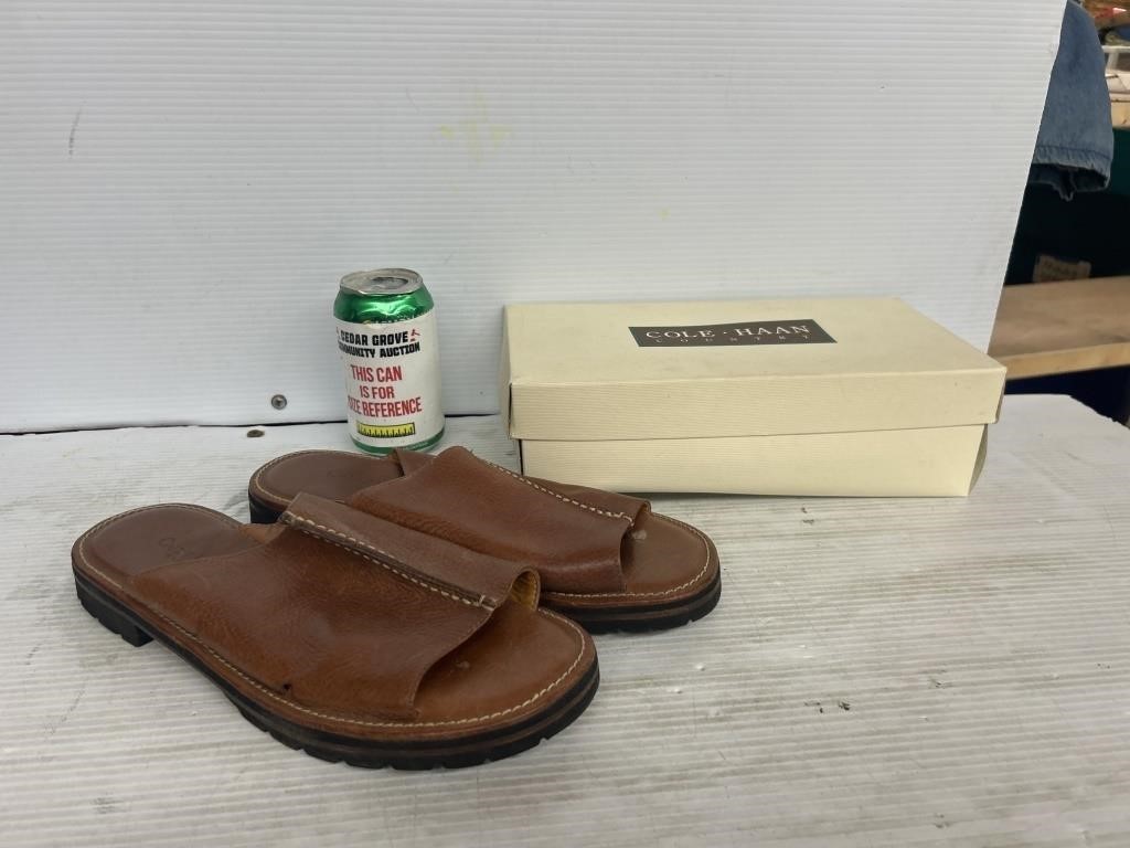 Size 10 M Cole Haan country sandals