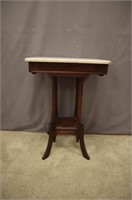 SMALL VICTORIAN MARBLE TOP TABLE: