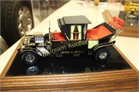 Die Cast Munster in Display Case 11.5L