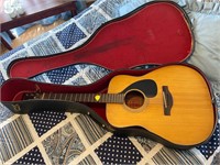 Yamaha Guitar FG-180 in Case