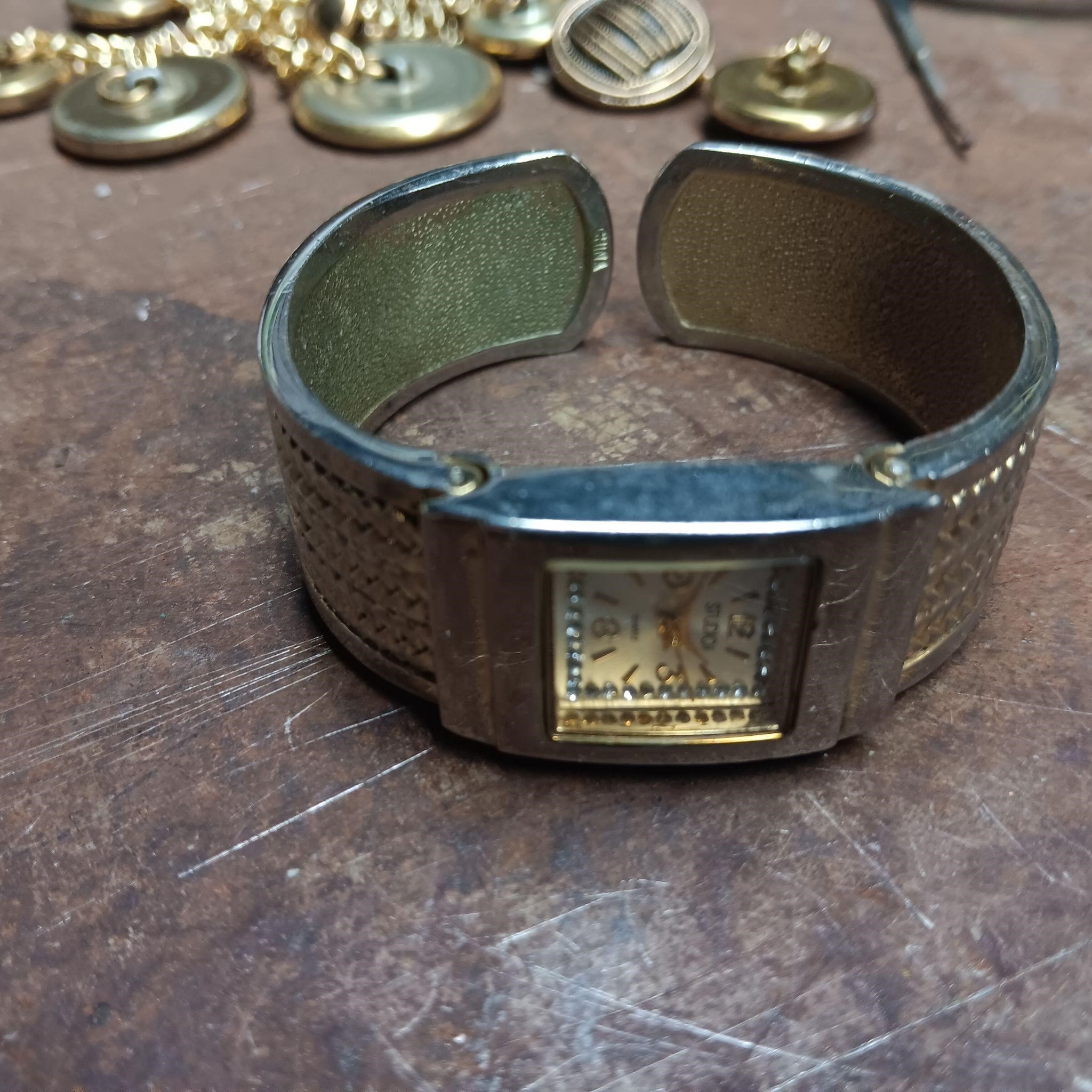 Studioi Bracelet Watch in gold tone
