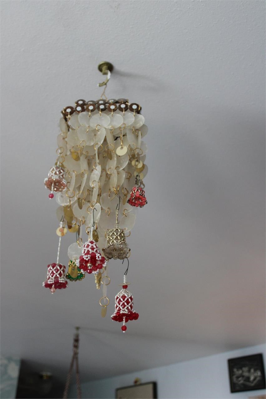 Decorative Chandelier-does not light up