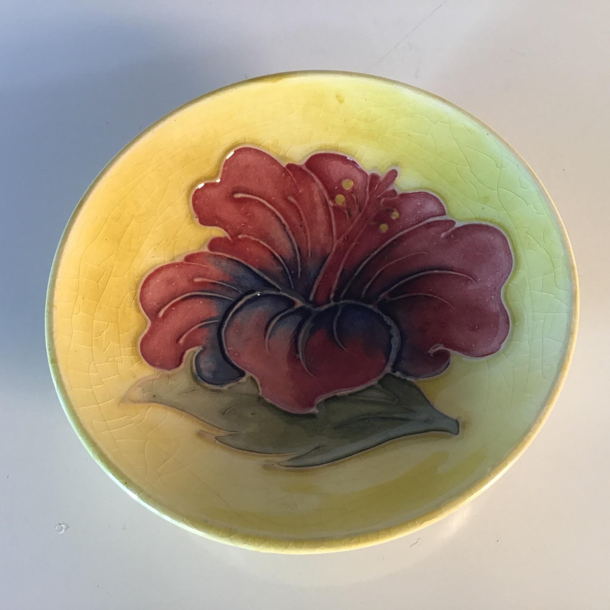 MOORCROFT POTTERY PLATE ENGLAND