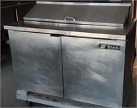 True Refrigerated Sandwich Prep Table / Cooler