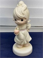 1989 Precious moments, figurine yield not into