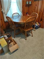 Round Oak Pedestal Dining Table and 4 Chairs,