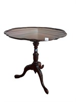 WOOD PIE CRUST TABLE WITH CARVED LEGS 30W X 31H