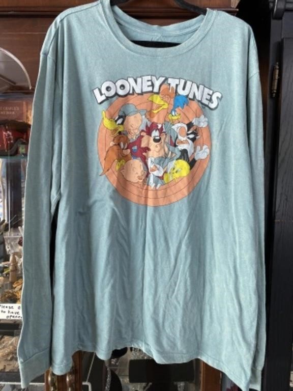 2XL, Looney Tunes shirt