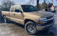 1999 Chevy Pickup,4X4,V8, Gas, auto, Title