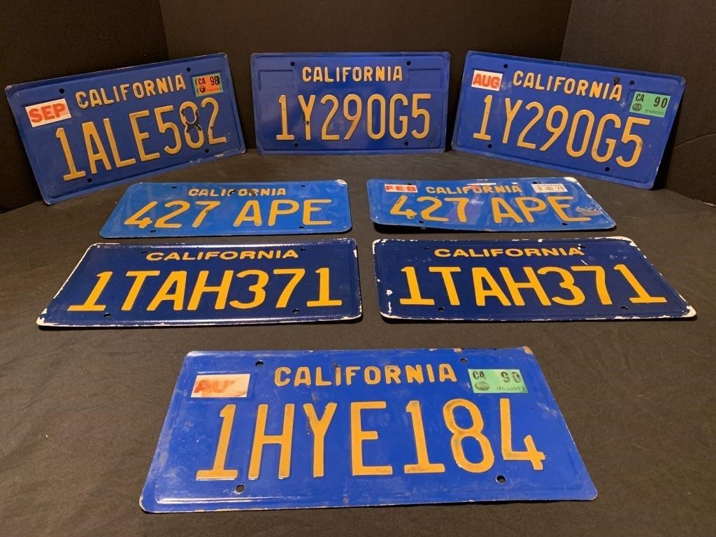 Movie prop license plates metal (box)