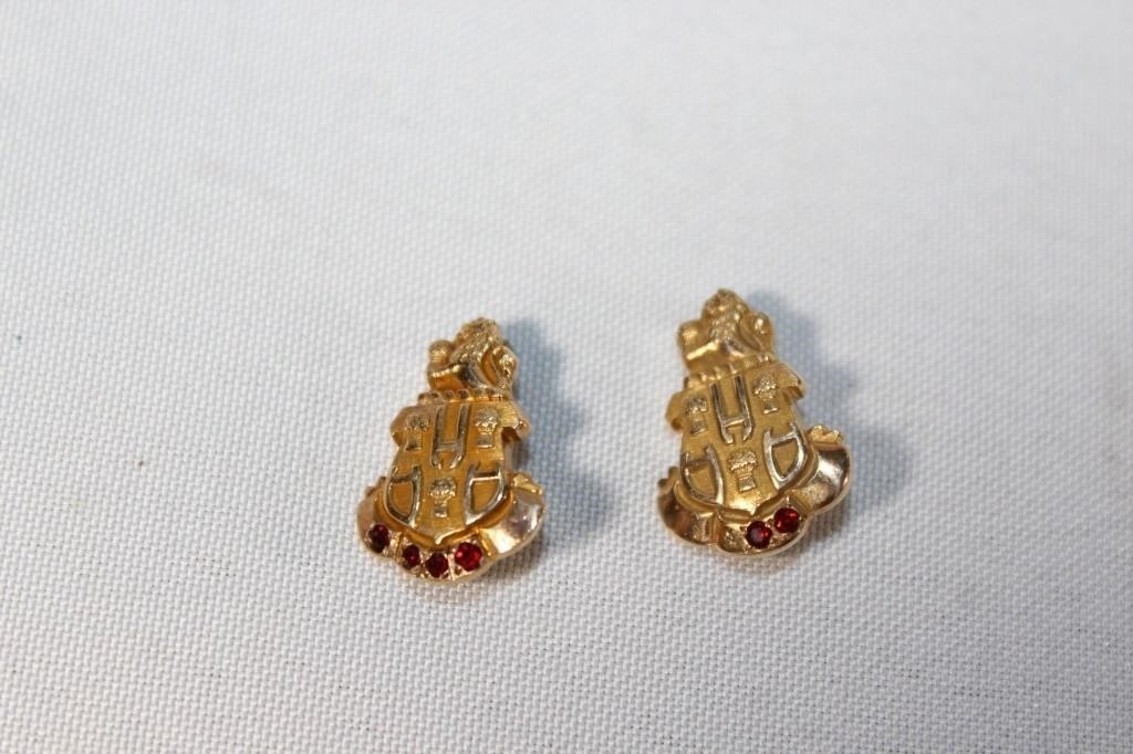 Pair of 10 kt gold & Ruby Service Pins - 5 grams