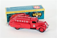 ERTL TEXACO 1939 DODGE AIRFLOW TANKER BANK