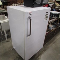 KENMORE UP RIGHT FREEZER