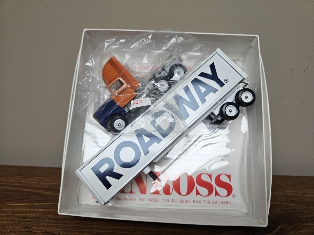 A UNIQUE PROMOTIONAL WINROSS TRUCK 1:64 ROADWAY