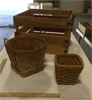 2 baskets w/ 1 wooden crate