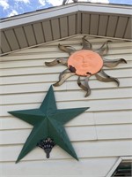 2 metal wall decorations, star and sun