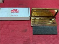 Mac tools gold chisel set