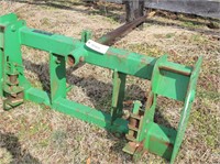 Bale Spear, Fits 640 Loader Mount