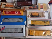 BACHMANN AND TYCO TRAIN CARS