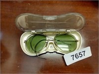 Metal Rimmed Aviator Sunglasses