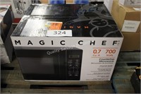 magic chef 0.7cuft microwave