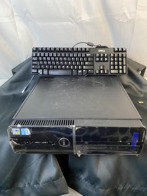 Dell Vostra 220s Home Computer With Keyboard