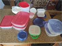 Assorted Tupperware