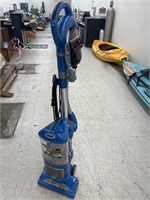 Shark Lift-A-Way Vac (works)