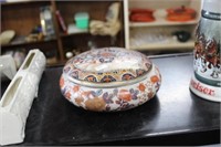 PORCELAIN TRINKET BOX