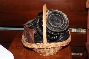 Basket of wooden display/vase stands