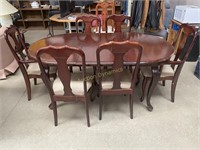 Dining Room Table w/ 6 chairs