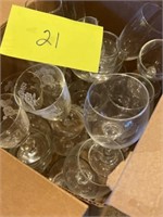 MISC BOX OF WINE GLASSES