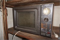 Toshiba Vintage Microwave