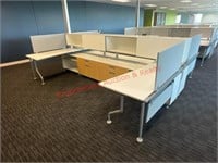 Steelcase 4 Station Cubical w/ 4 Chairs