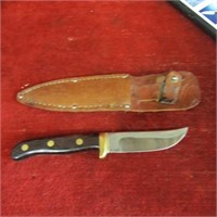 Vintage Fixed blade hunting knife w/sheath.