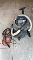Craftsman 16 Gal wet/dry vac & extension cords