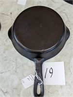 Unmarked Wagner #4 Cast Iron Skillet