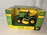 John Deere X748 Lawn Tractor