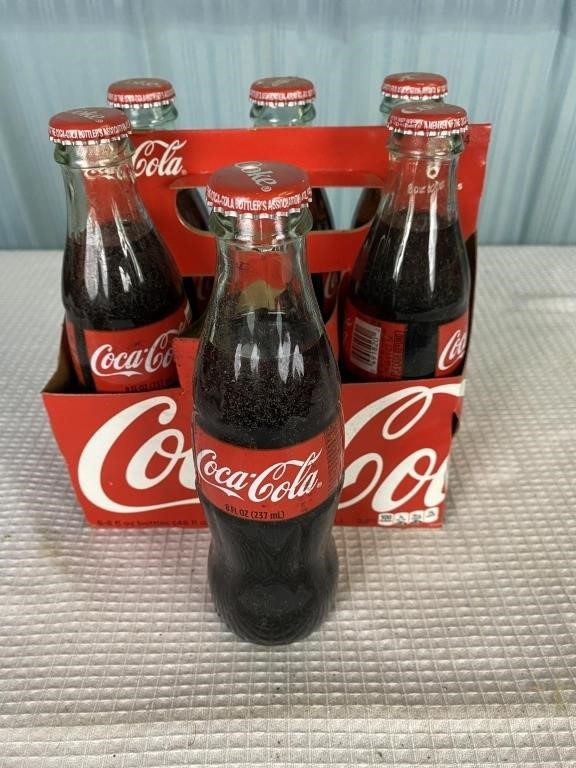 6 Pack Vtg Coca Cola Bottles With Carrier