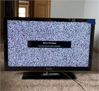 40” Samsung flat screen TV with remote -Works