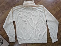 Medium Soft Lightweigh Turtleneck Sweater Vintage