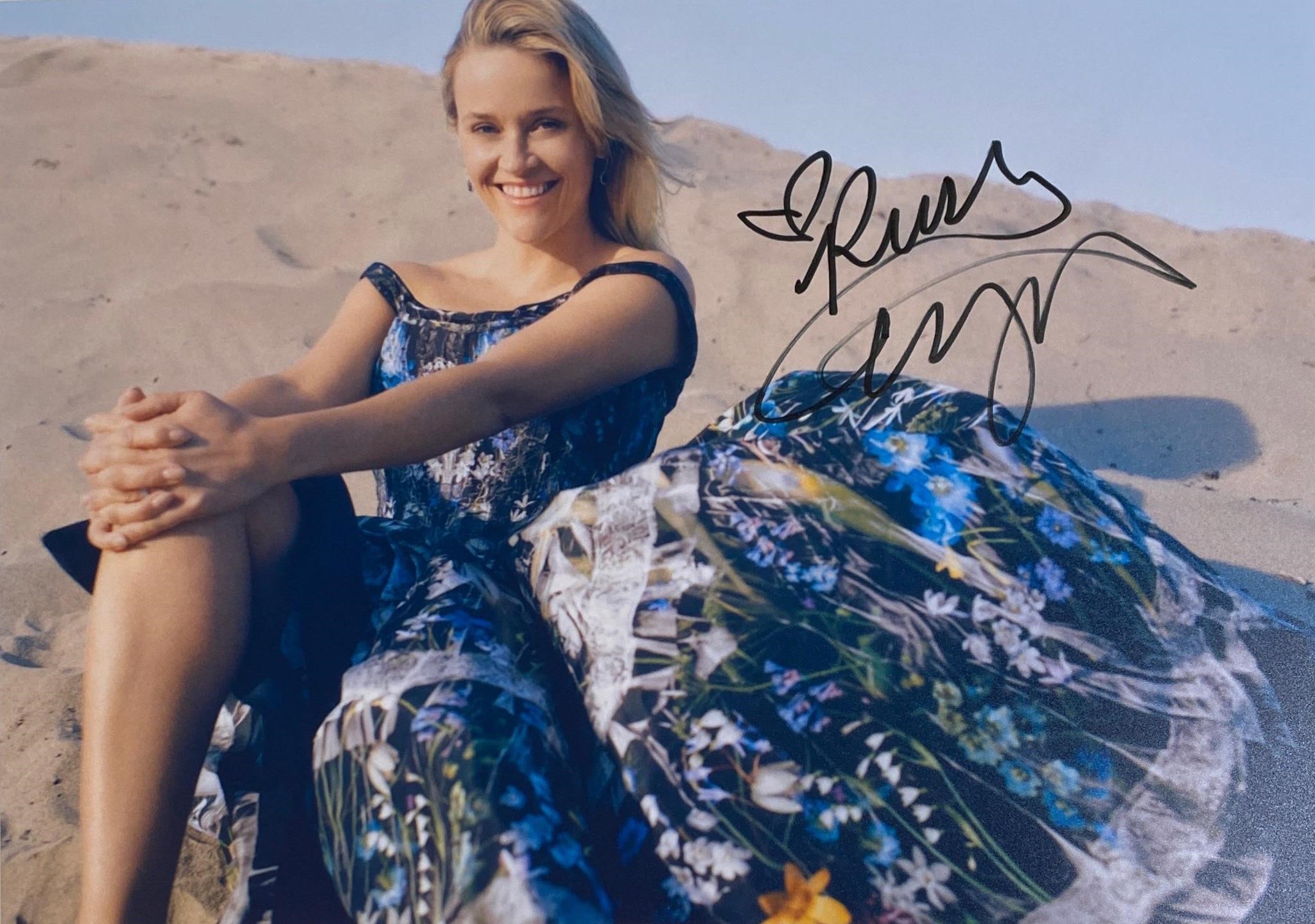 Autograph  
Reese Witherspoon Photo