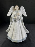 Lladro "Angelic Melody" Figurine
