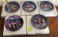 W - LOT OF COLLECTIBLE STAR TREK PLATES (C83)