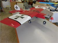 RC model airplane w/O.S. LA40 eng & E3030 muffler