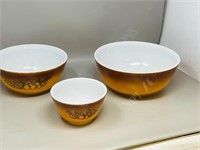 set of 3 Pyrex Old Orchard mixing bowls