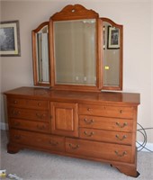 KINCAID OAK DABLE CHEST WITH TRIPLE BEVELED GLASS
