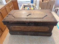Antique multi tray tool chest with key