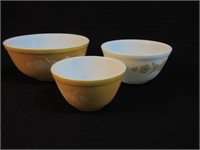 Three Pyrex Mixing Bowls